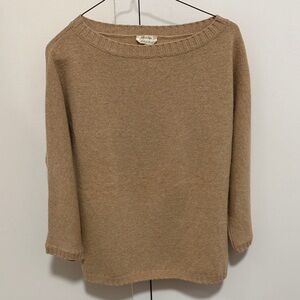 Max Mara Wool Cashmere 3/4 Sleeve Woman’s Fine Rib Camel Sweater. Size Medium.